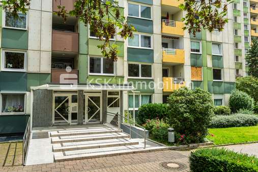 120450 Eingang  - Etagenwohnung in 53757 Sankt Augustin mit 95m² kaufen