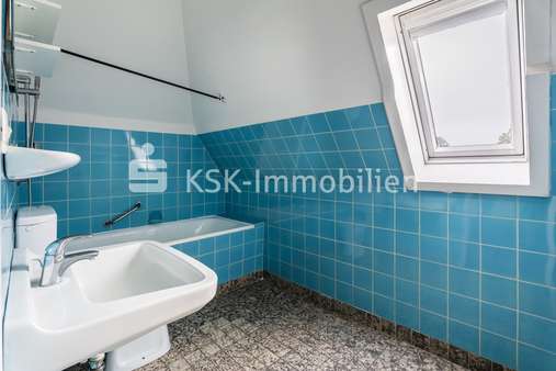 111581 Badezimmer - Etagenwohnung in 53227 Bonn / Oberkassel mit 64m² kaufen