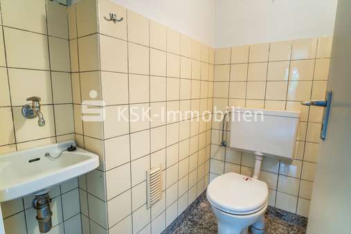111581 WC - Etagenwohnung in 53227 Bonn / Oberkassel mit 64m² kaufen