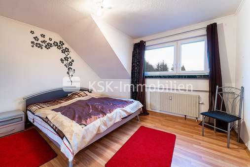 123355 Schlafzimmer  - Maisonette-Wohnung in 51645 Gummersbach mit 107m² mieten