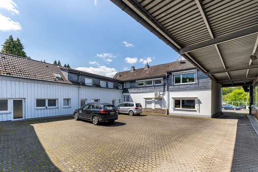 117108 Innenhof Produktion - Halle in 51688 Wipperfürth / Abstoß mit 290m² kaufen