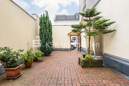 119891 Hof  - Mehrfamilienhaus in 51067 Köln mit 313m² als Kapitalanlage kaufen