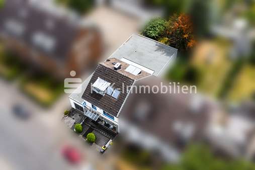 120576 Drohnenaufnahme - Wohn- / Geschäftshaus in 50769 Köln mit 85m² als Kapitalanlage kaufen