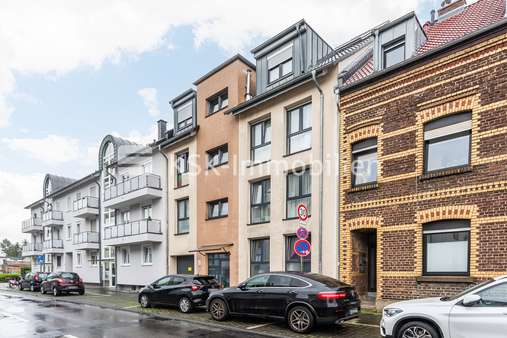 111536 Vorderansicht  - Erdgeschosswohnung in 50737 Köln / Weidenpesch mit 89m² kaufen