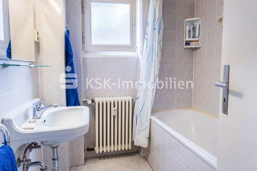 113328 Bad - Etagenwohnung in 53115 Bonn mit 92m² kaufen
