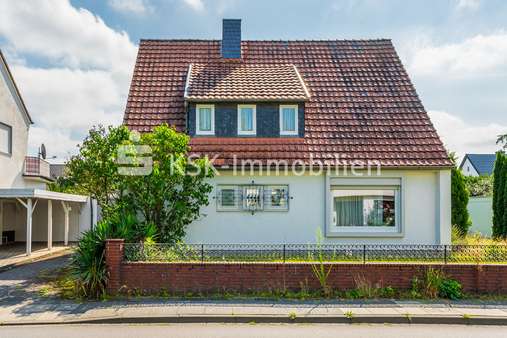 121697 Außenansicht  - Einfamilienhaus in 53757 Sankt Augustin mit 135m² kaufen
