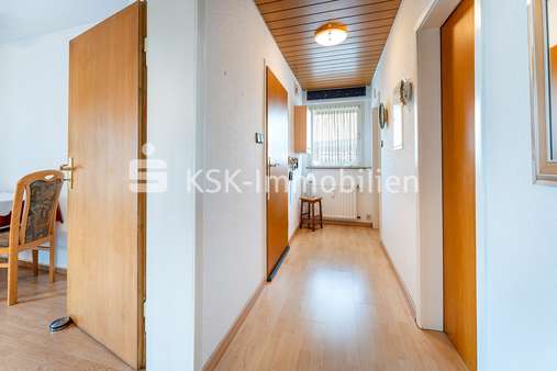 121899 Diele - Zweifamilienhaus in 51373 Leverkusen / Küppersteg mit 135m² kaufen