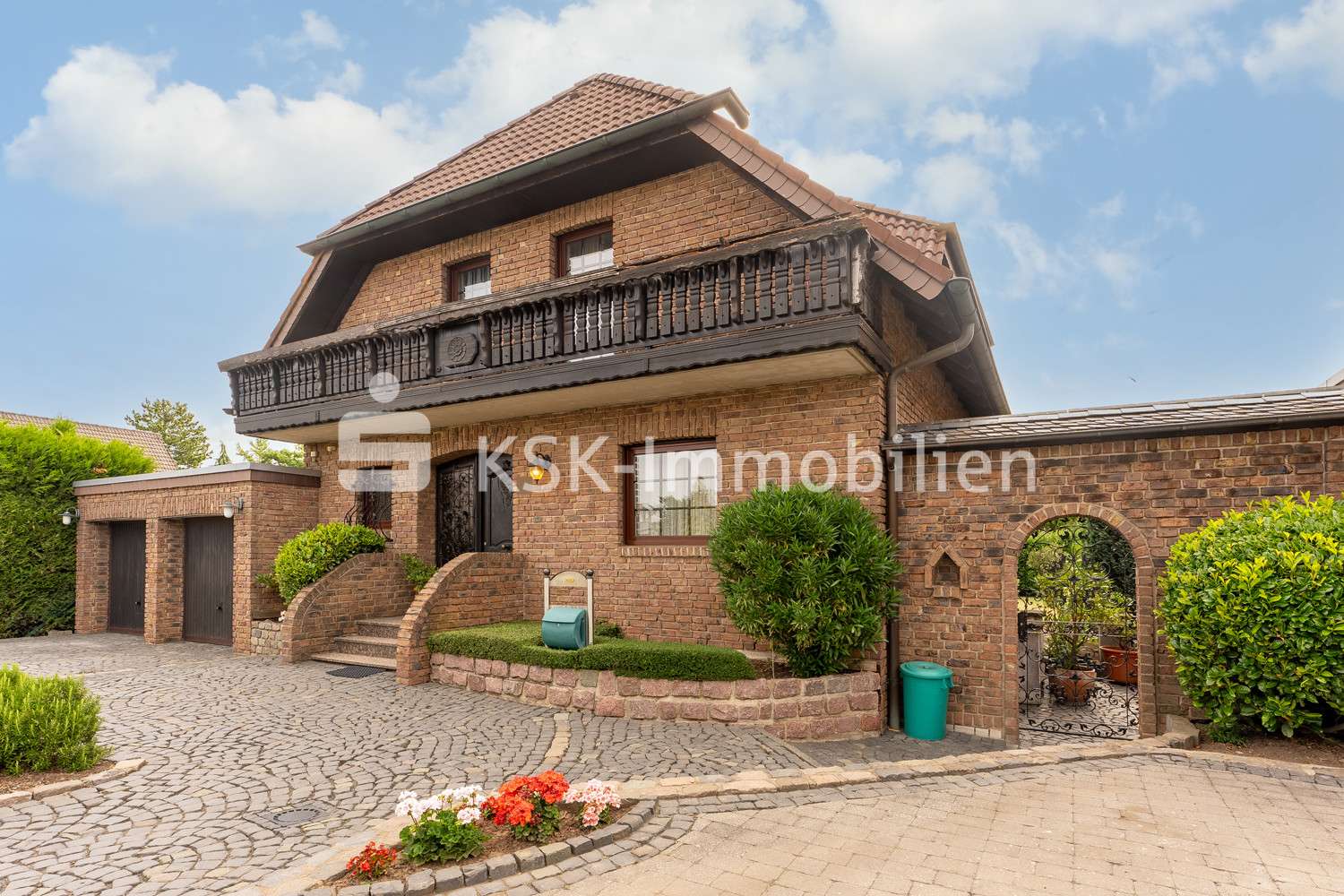 100362 Vorderansicht - Zweifamilienhaus in 50374 Erftstadt / Gymnich mit 200m² kaufen