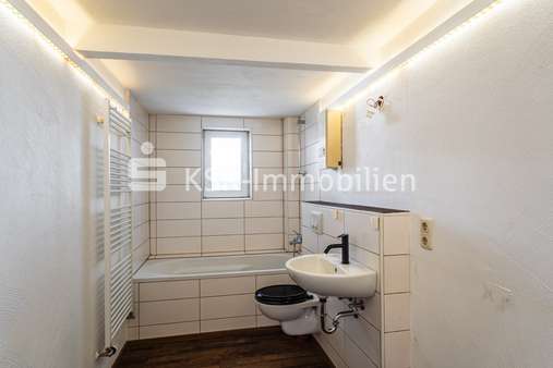 117654 EG Badezimmer - Einfamilienhaus in 51105 Köln / Humboldt-Gremberg mit 125m² kaufen