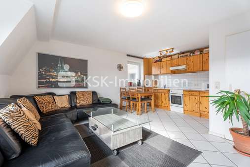 98744 Wohnbereich mit Küche - Dachgeschosswohnung in 50374 Erftstadt / Köttingen mit 50m² kaufen