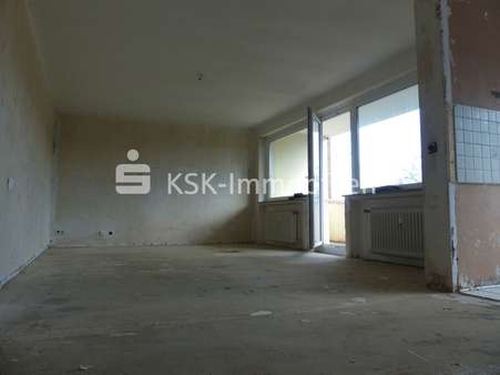 124076 Wohnzimmer - Etagenwohnung in 30165 Hannover mit 82m² kaufen
