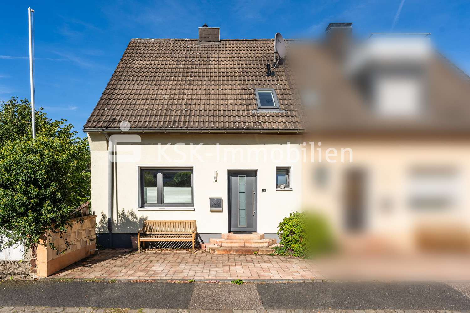 103339 Vorderansicht Bild 1 - Doppelhaushälfte in 50321 Brühl mit 103m² kaufen