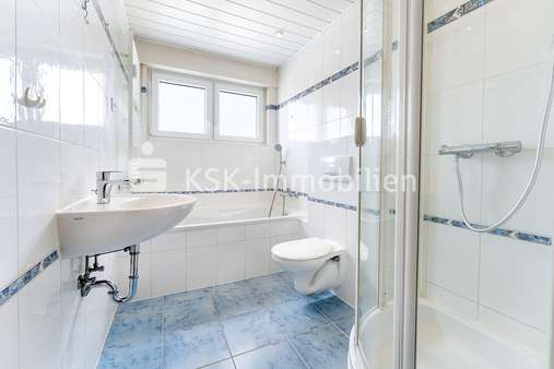 120250 Badezimmer - Dachgeschosswohnung in 50259 Pulheim mit 60m² kaufen