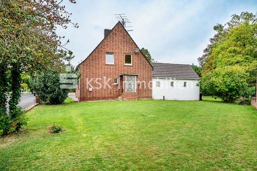 123876 Seitenansicht mit Garten - Einfamilienhaus in 50259 Pulheim-Stommeln mit 88m² kaufen