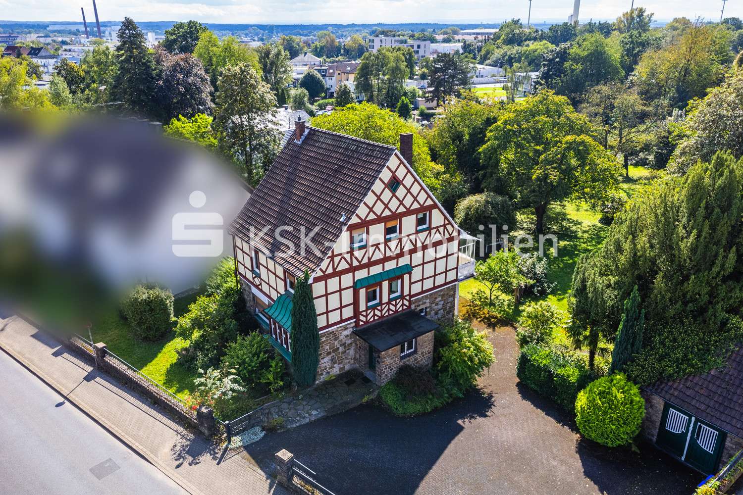 Drohnenansicht - Villa in 51465 Bergisch Gladbach mit 201m² kaufen