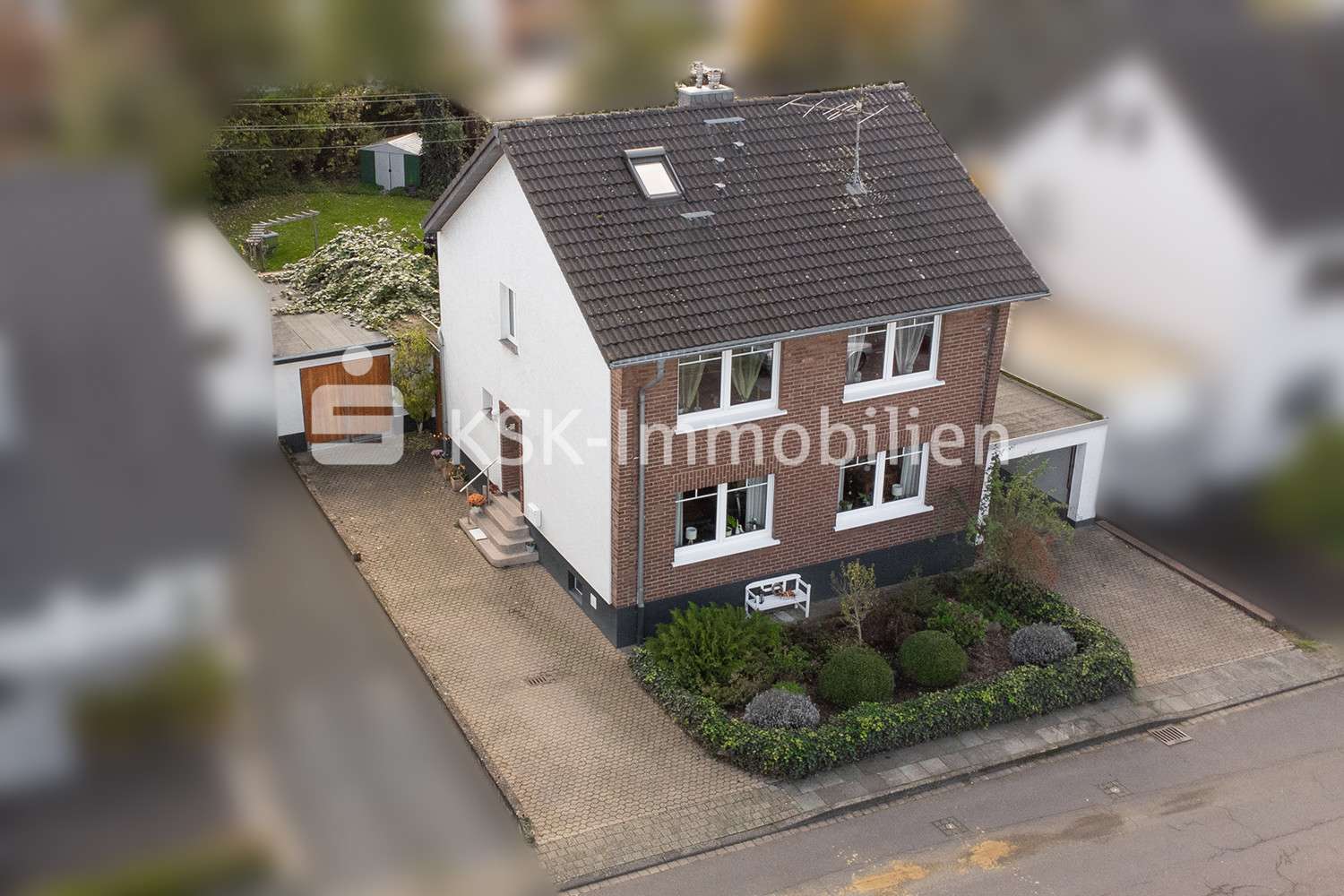 118095 Drohnenaufnahme  - Einfamilienhaus in 50374 Erftstadt mit 97m² kaufen