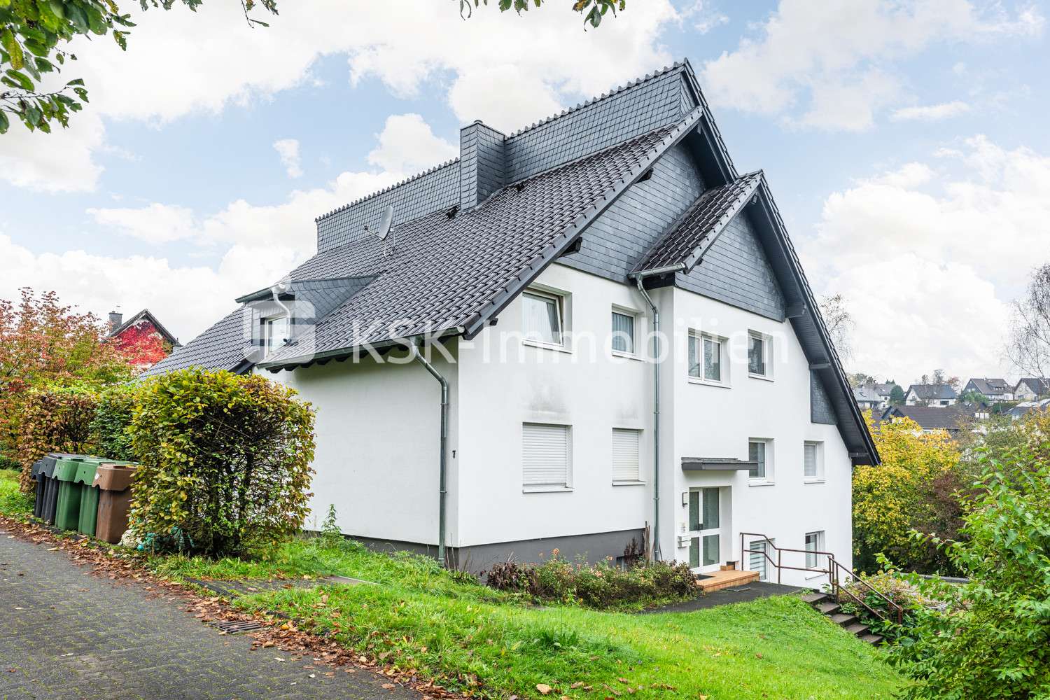 119647 Frontansicht  - Mehrfamilienhaus in 51674 Wiehl mit 413m² kaufen