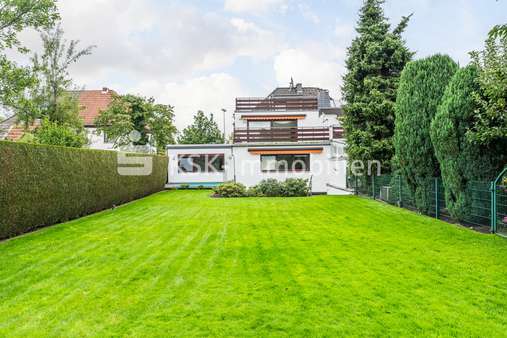 125616 Rückansicht  - Zweifamilienhaus in 50765 Köln mit 225m² kaufen
