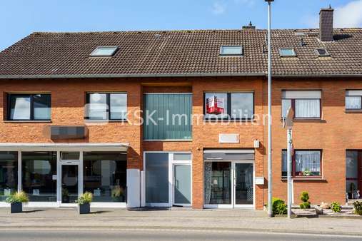 122033 Außenansicht 2 - Etagenwohnung in 53913 Swisttal / Heimerzheim mit 135m² kaufen