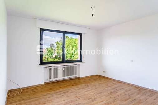 122033 Zimmer 2 - Etagenwohnung in 53913 Swisttal / Heimerzheim mit 135m² kaufen