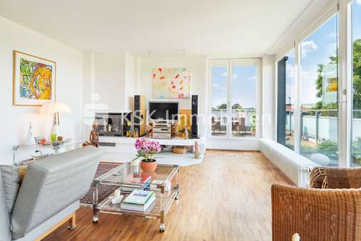 121843 Wohnzimmer - Penthouse-Wohnung in 50765 Köln mit 186m² kaufen
