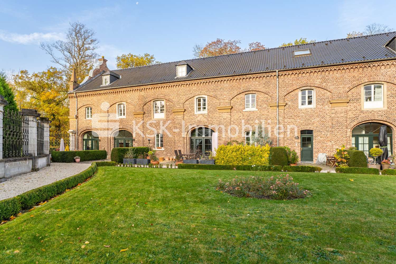 125960 Außenansicht - Erdgeschosswohnung in 50127 Bergheim mit 121m² kaufen