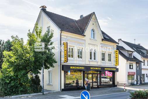119726 Vorderansicht  - Wohn- / Geschäftshaus in 53809 Ruppichteroth mit 182m² als Kapitalanlage kaufen