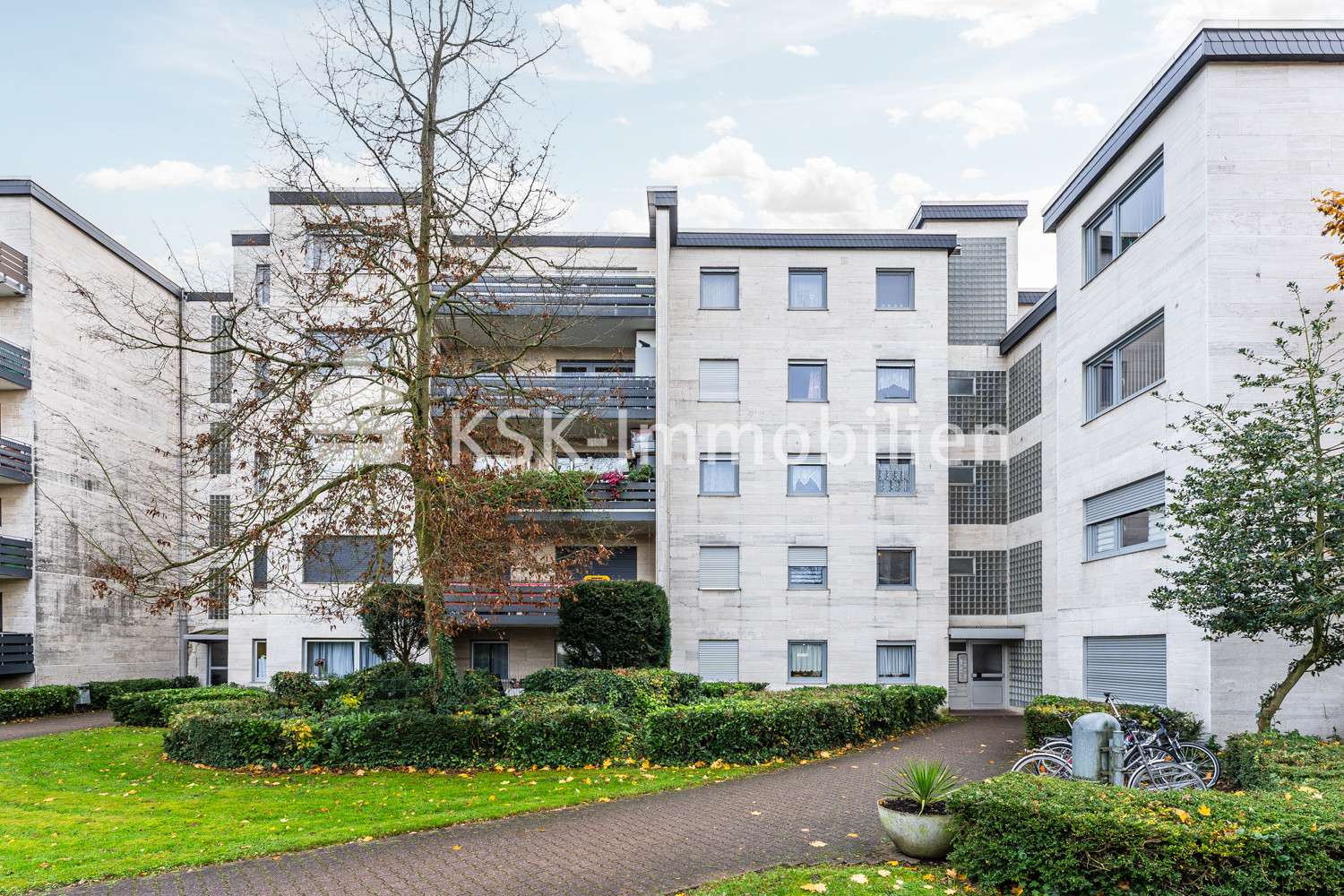 125284 Vorderansicht  - Etagenwohnung in 50126 Bergheim mit 106m² kaufen