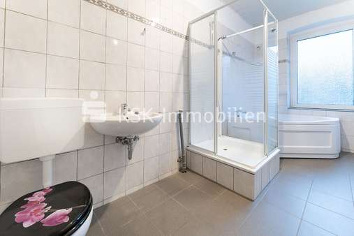 125315 Badezimmer - Etagenwohnung in 51688 Wipperfürth mit 125m² kaufen