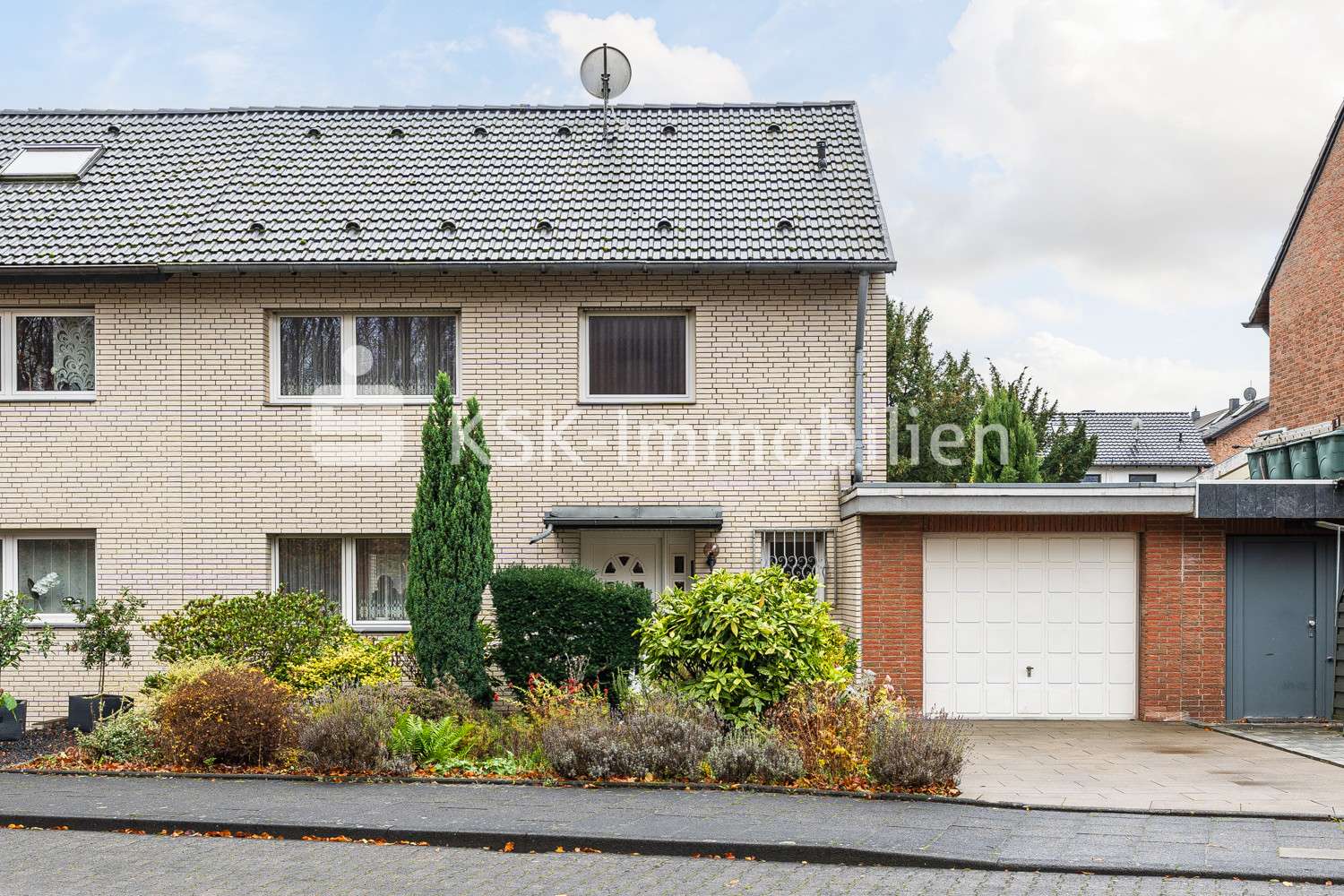 123787 Vorderansicht - Doppelhaushälfte in 50321 Brühl mit 115m² kaufen