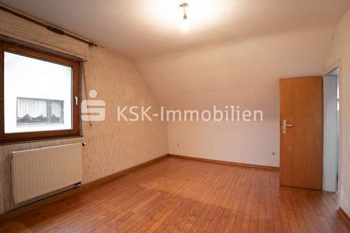 114934 Zimmer Obergeschoss  - Einfamilienhaus in 50374 Erftstadt / Liblar mit 95m² kaufen