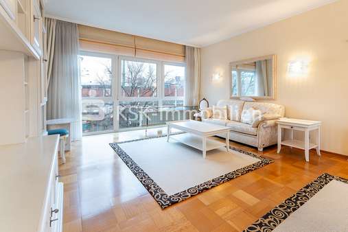 120746 Wohnzimmer  - Etagenwohnung in 50825 Köln mit 69m² kaufen