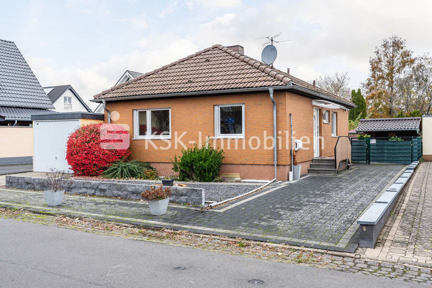 124391 Vorderansicht  - Bungalow in 53332 Bornheim mit 68m² kaufen