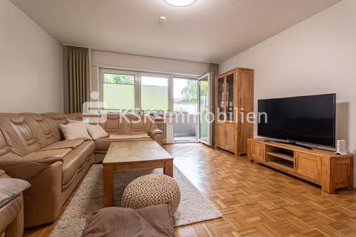 116330 Wohnung Erdgeschoss Wohnzimmer - Mehrfamilienhaus in 50374 Erftstadt / Gymnich mit 241m² kaufen