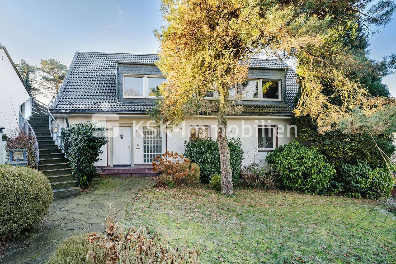 126065 Außenansicht - Zweifamilienhaus in 51467 Bergisch Gladbach mit 261m² kaufen