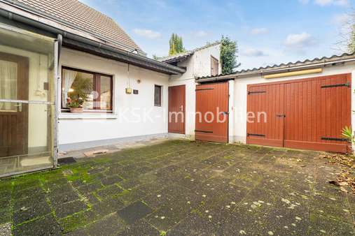 119988 Innenhof - Einfamilienhaus in 50181 Bedburg mit 108m² kaufen