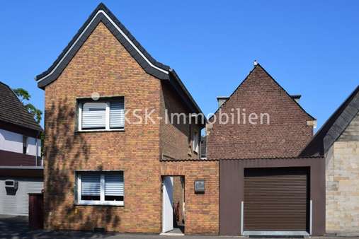120942 Vorderansicht  - Einfamilienhaus in 50769 Köln / Worringen mit 120m² kaufen