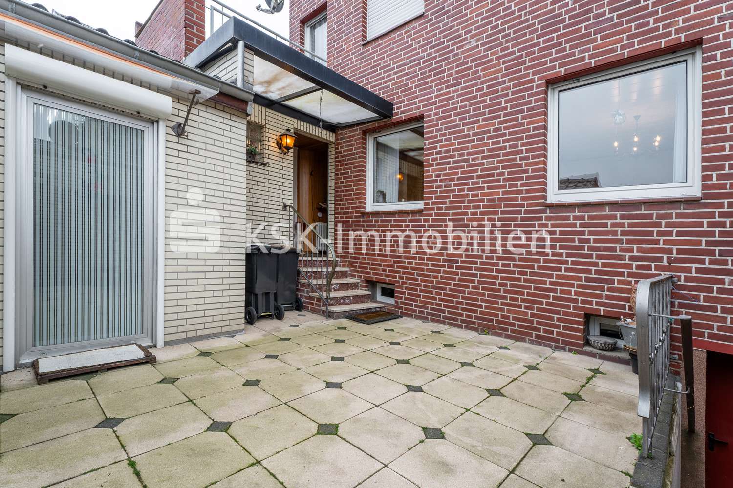 121991 Innenhof (1) - Einfamilienhaus in 50181 Bedburg mit 55m² kaufen