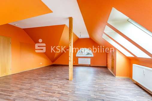 128543 Wohn und Esszimmer - Dachgeschosswohnung in 51789 Lindlar mit 90m² mieten