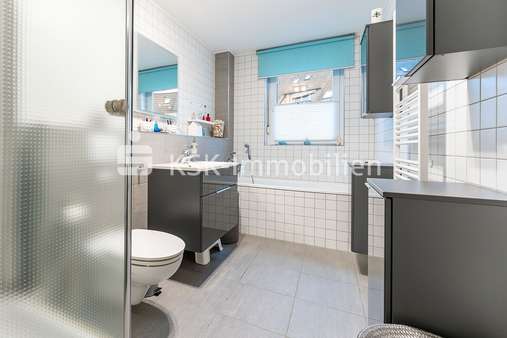 127375 Badezimmer - Etagenwohnung in 42799 Leichlingen mit 77m² kaufen