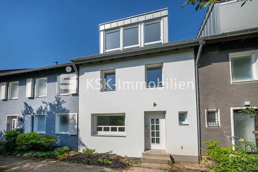 126225 Aussenansicht - Einfamilienhaus in 51427 Bergisch Gladbach mit 148m² mieten
