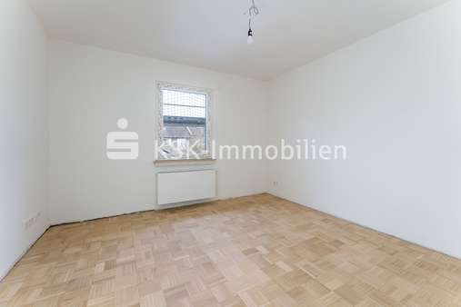 126225 Zimmer Obergeschoss - Einfamilienhaus in 51427 Bergisch Gladbach mit 148m² mieten