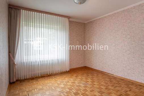 121417 Zimmer  - Reihenmittelhaus in 50769 Köln mit 100m² kaufen