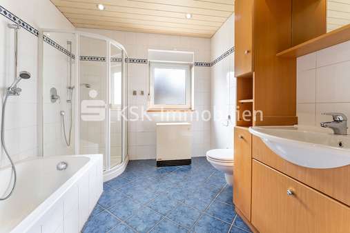 128547 Badezimmer Erdgeschoss - Doppelhaushälfte in 51789 Lindlar mit 110m² kaufen