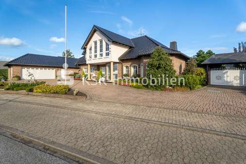 125020 Außenansicht - Villa in 50181 Bedburg mit 407m² kaufen