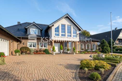 125020 Außenansicht - Villa in 50181 Bedburg mit 407m² kaufen