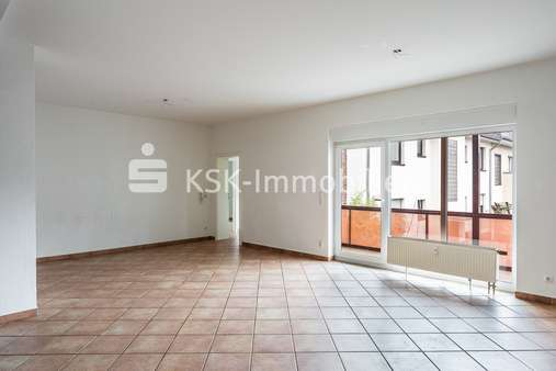 117454 Wohnzimmer  - Etagenwohnung in 51069 Köln / Dellbrück mit 100m² kaufen