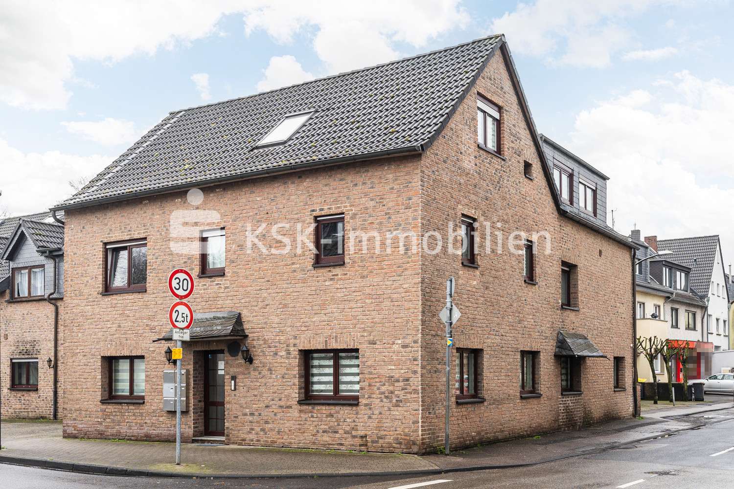 117454 Vorderansicht  - Etagenwohnung in 51069 Köln / Dellbrück mit 100m² kaufen