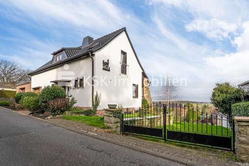 126185 Außenansicht mit Gartentor - Einfamilienhaus in 52372 Kreuzau / Bergheim mit 112m² kaufen