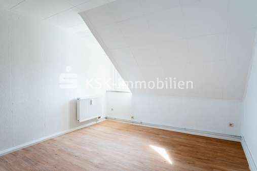 121997 Zimmer - Dachgeschosswohnung in 53604 Bad Honnef mit 45m² mieten